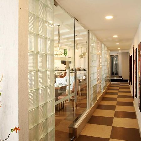 Hotel Ahuja Residency Sunder Nagar Nueva Delhi Exterior foto