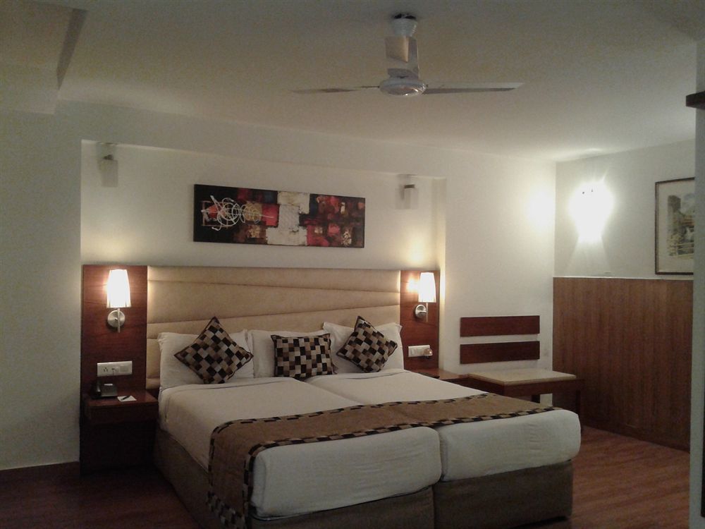 Hotel Ahuja Residency Sunder Nagar Nueva Delhi Exterior foto