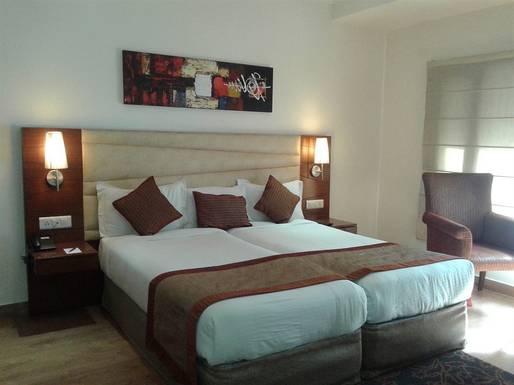 Hotel Ahuja Residency Sunder Nagar Nueva Delhi Exterior foto