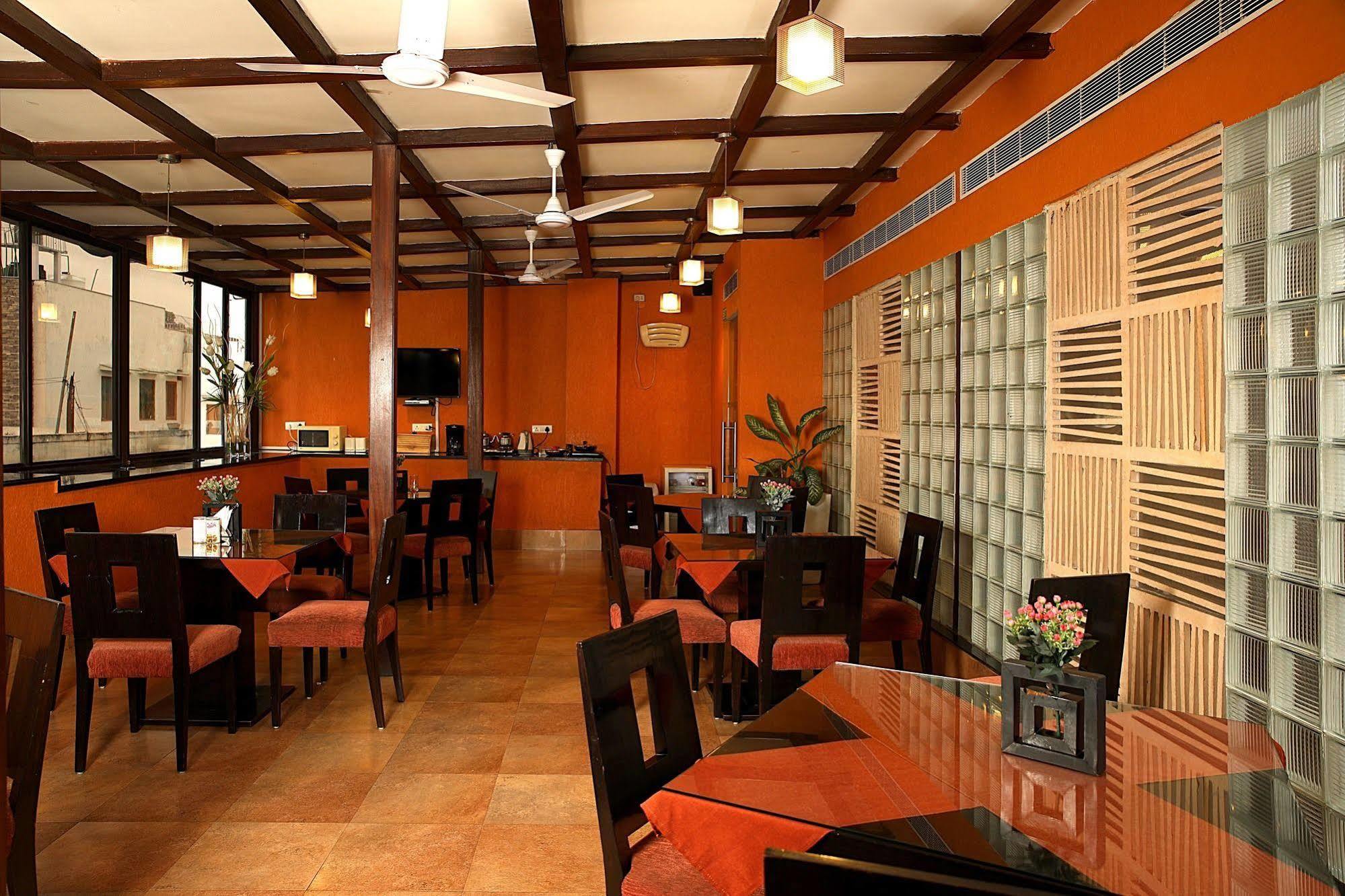 Hotel Ahuja Residency Sunder Nagar Nueva Delhi Exterior foto