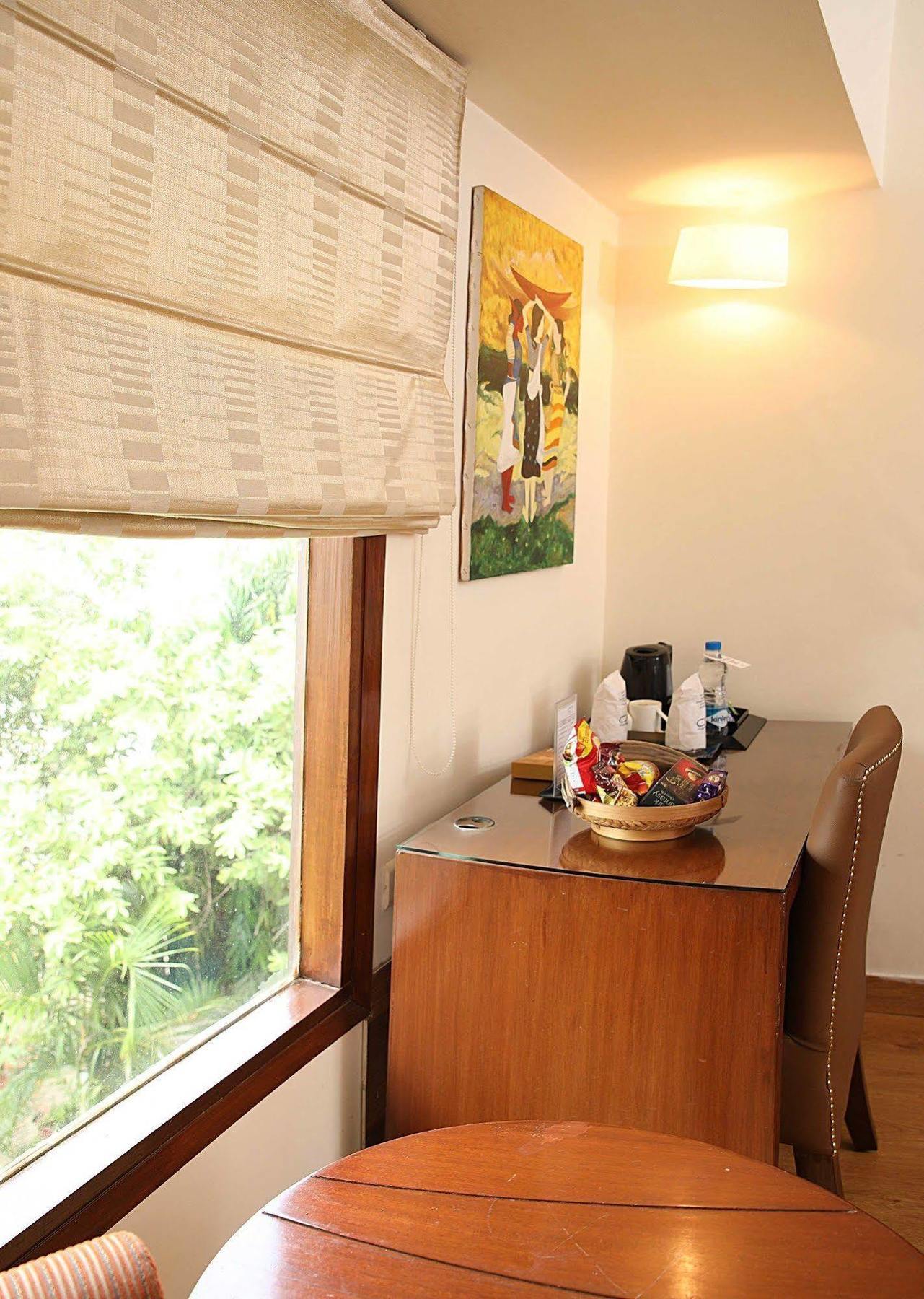 Hotel Ahuja Residency Sunder Nagar Nueva Delhi Exterior foto