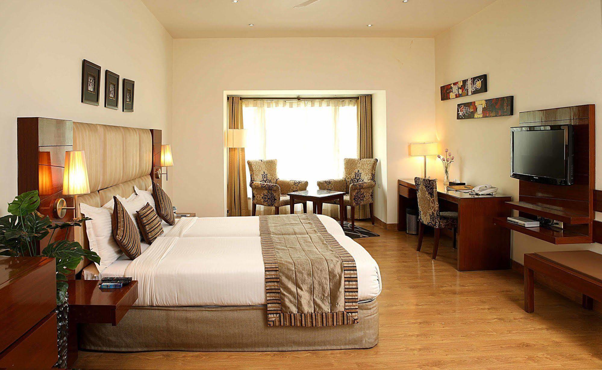 Hotel Ahuja Residency Sunder Nagar Nueva Delhi Exterior foto