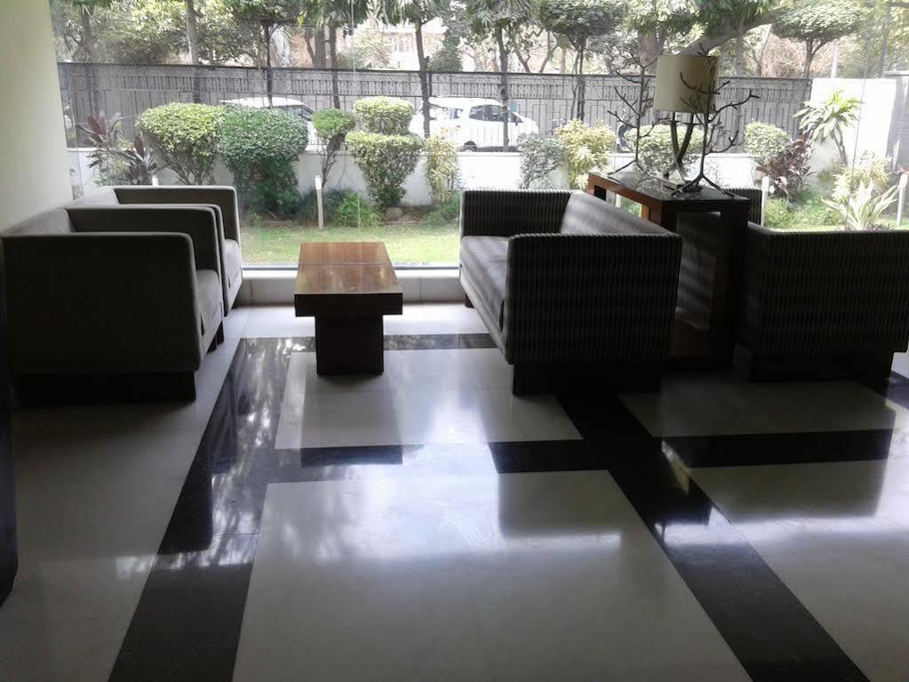 Hotel Ahuja Residency Sunder Nagar Nueva Delhi Exterior foto