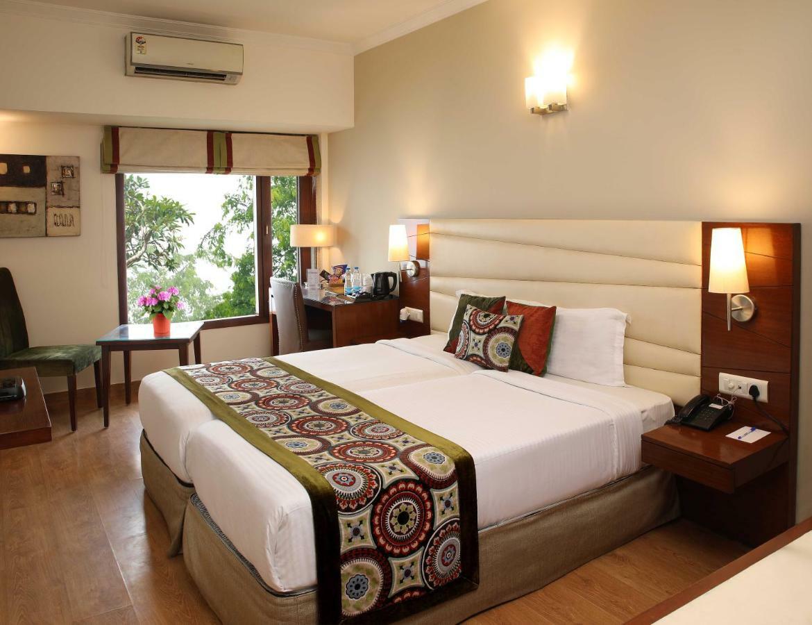 Hotel Ahuja Residency Sunder Nagar Nueva Delhi Exterior foto