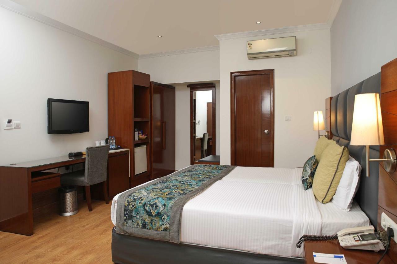 Hotel Ahuja Residency Sunder Nagar Nueva Delhi Exterior foto