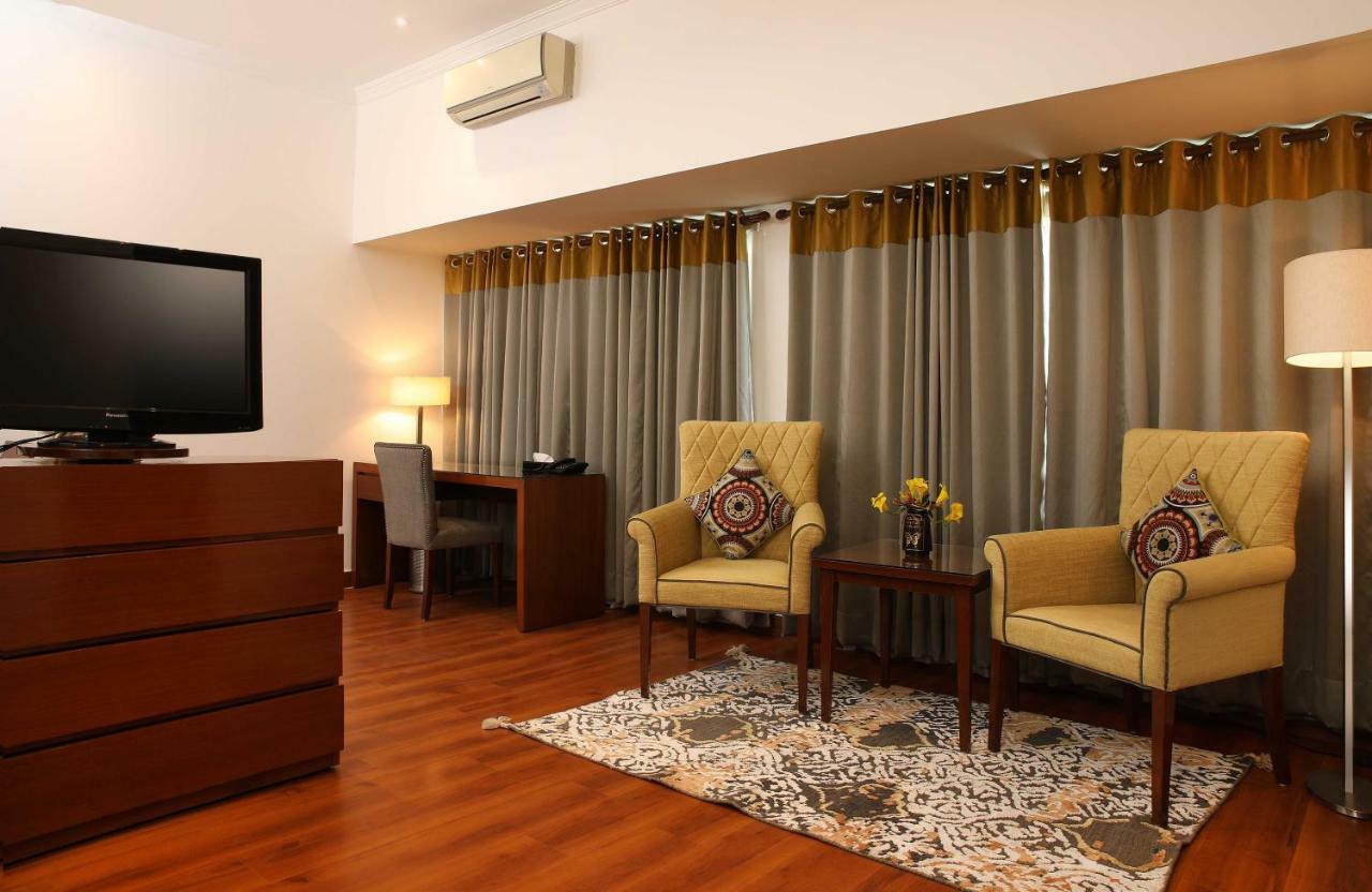 Hotel Ahuja Residency Sunder Nagar Nueva Delhi Exterior foto