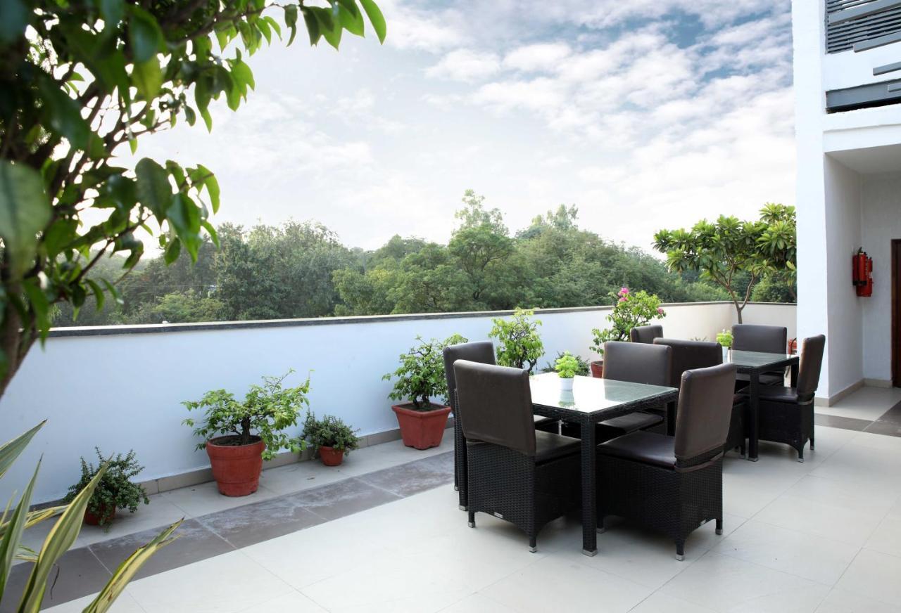 Hotel Ahuja Residency Sunder Nagar Nueva Delhi Exterior foto