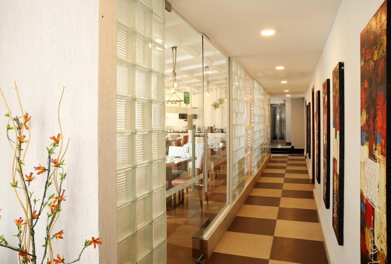 Hotel Ahuja Residency Sunder Nagar Nueva Delhi Exterior foto