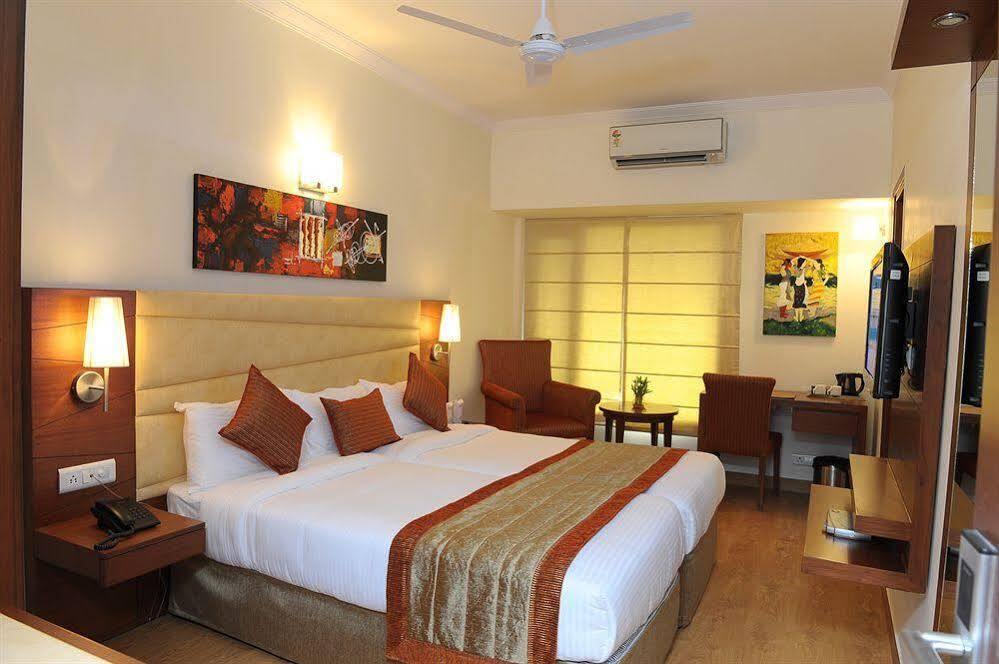 Hotel Ahuja Residency Sunder Nagar Nueva Delhi Exterior foto